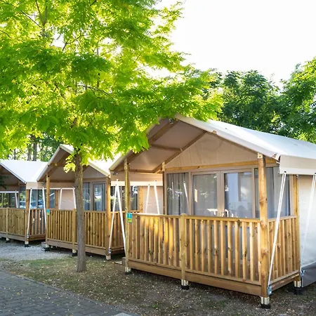 Hu Roma Camping In Town-2